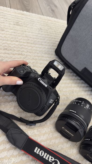 Canon Eos 250d camera video-foto nou