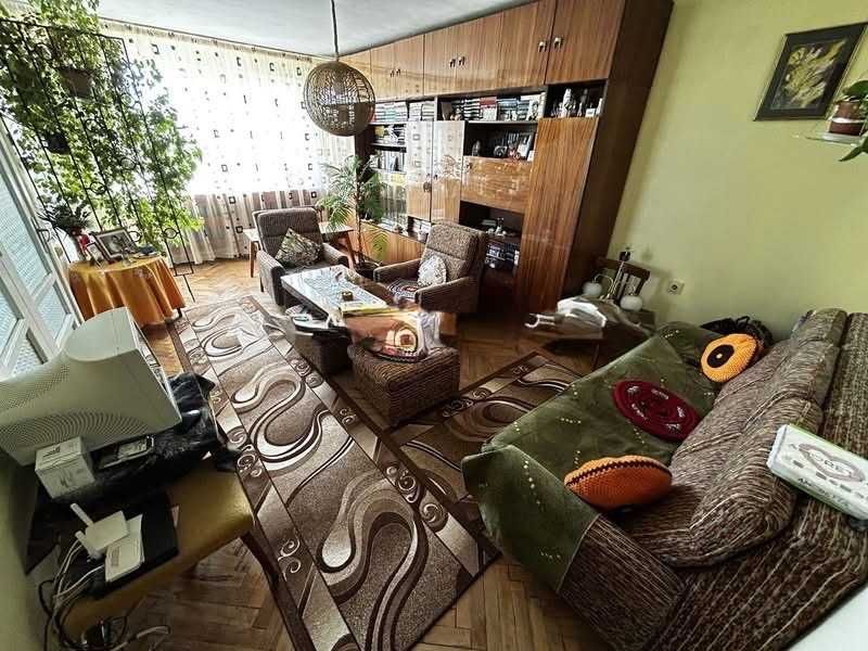 1294-Продава се тристаен апартамент в ж.к. "Лудогорие"! - снимка 3