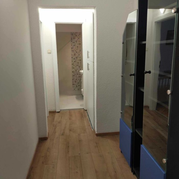 Persoana fizica, inchiriez apartament cu 3 camere ultracentral si mobilat (63 mp), renovat recent, situat in Alba Iulia