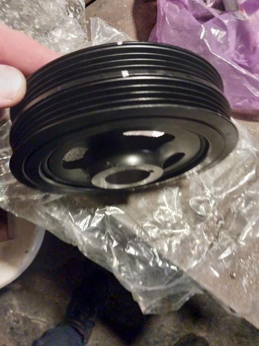 Шкив  ( демферный )   .