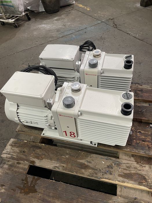 Монофазна вакуум помпа Edwards