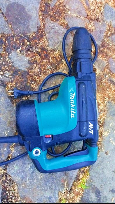 De VÎNZARE Acest Rotopercutor MAKITA