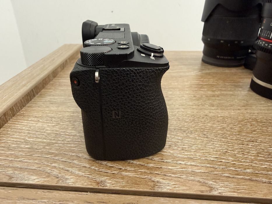 Sony a6500  body+ sigma 16mm 1.4 DC DN + alte obiective
