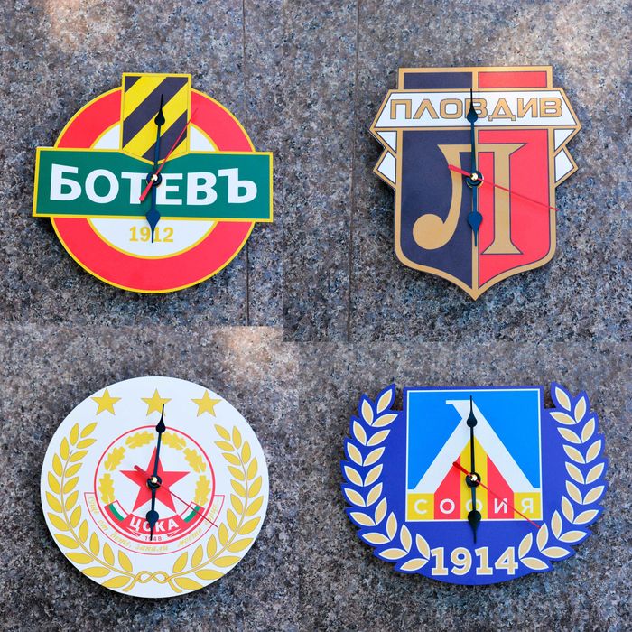 Стенни часовници с емблеми на всички футболни отбори