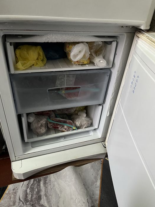 Indesit холодильник