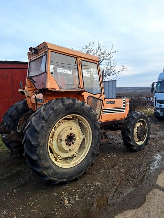 Vând tractor FIAT 110 CP DT 4x4 stare foarte bună de funcționare