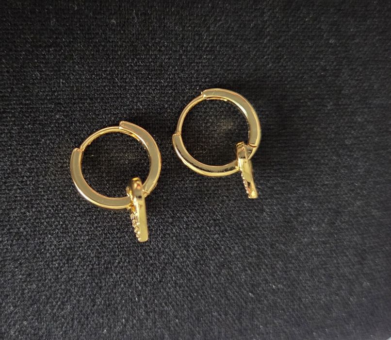 Обеци от медицинска стомана със сърце и 7 камъчета