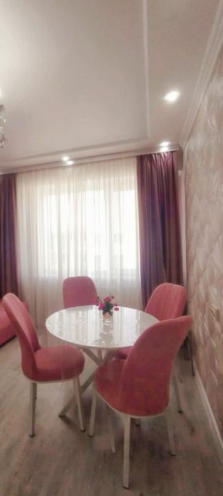 Продам стулья велюровые в отличном состоянии