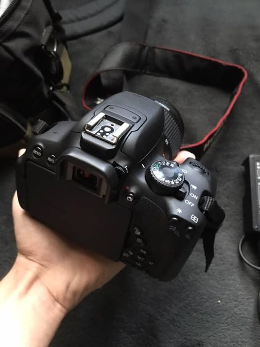 Фотоапарат Canon EOS 650D