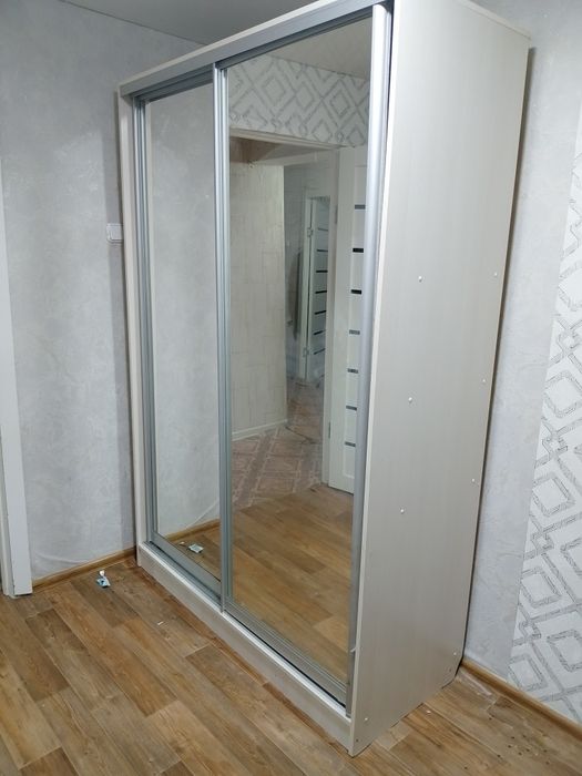 Продаю шкаф купе