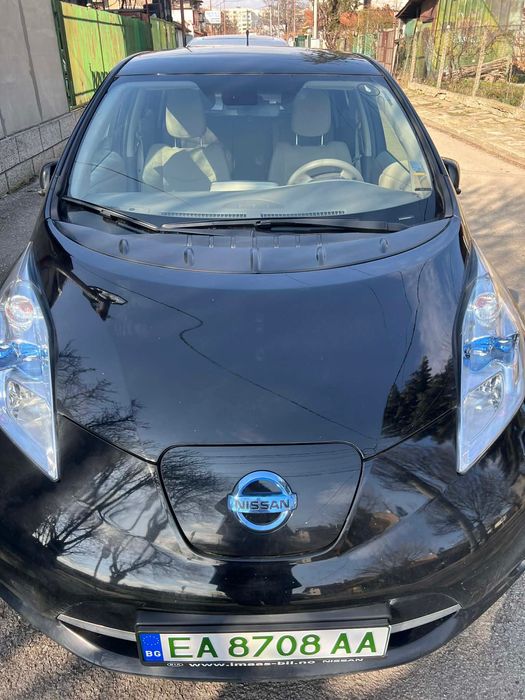 Продавам Nissan Leaf- електрически в перфектно състояние!