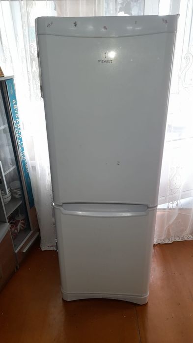 Продам холодильник