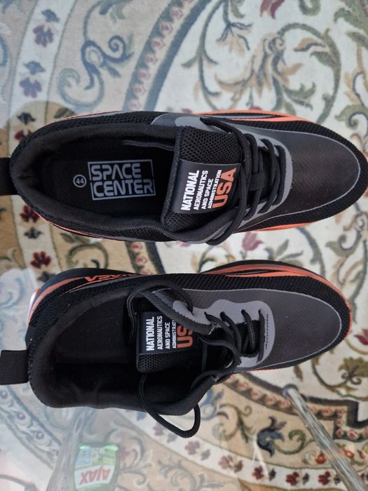 Vând adidași casual pt bărbați logo NASA,  mărimea 43