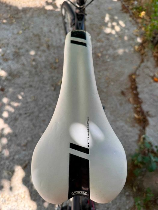 Bicicletă Felt B16 carbon TT/triatlon, mărime 54, Shimano 105 + Ultegra, fără pedale, 4 cauciucuri și camere noi incluse