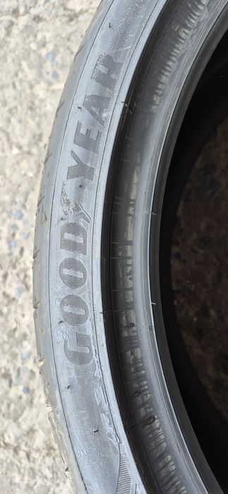 2 anvelope vara noi Goodyear 245/35/20.Pretul este pe bucata.
