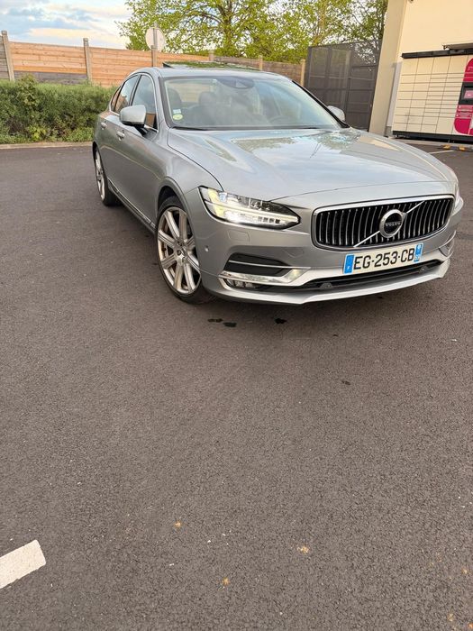 Volvo S90 inscription