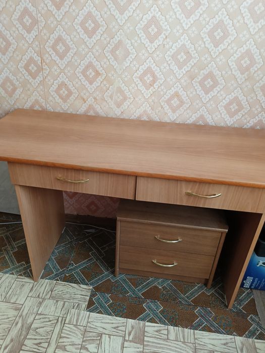 Стол кухонный б/у