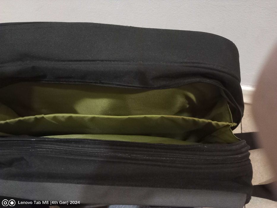 Spectrolite Чанта за 17 инча лаптоп с разширение в черен цвят