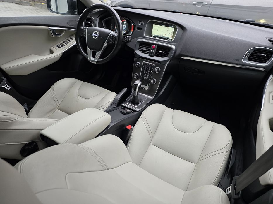 Volvo V40 - Full Options - Stare Foarte Bună