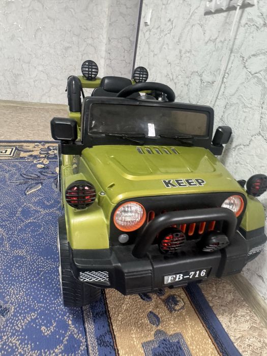 Продам детский электромобиль