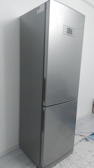 Продается холодильник LG