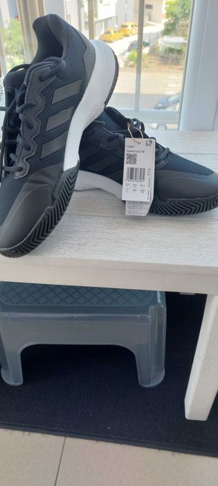 Маратонки  Адидас чисто нови