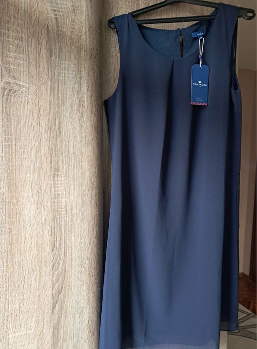 Нова рокля Tom Taylor