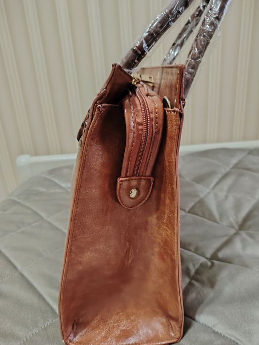 Продаю женскую сумку