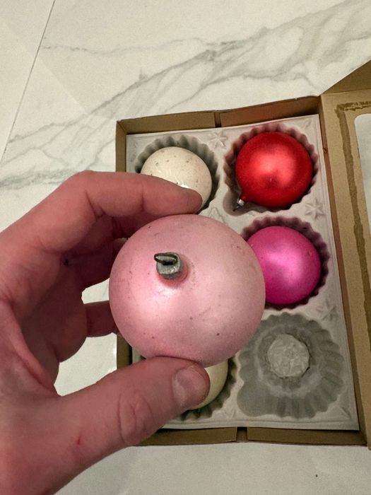 Set 6 globuri brad craciun rare în cutia originală roz alb anii 1947