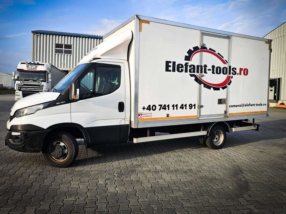 Masina Iveco Daily Box