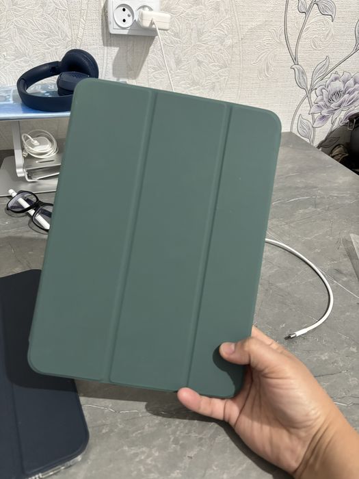 Чехол и стекло на айпад 10,11