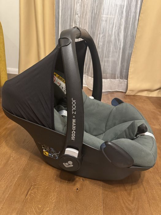 Vand scoica + baza isofix Maxi Cosi Joolz.