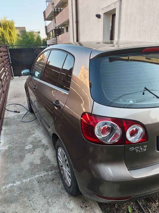 Vând Volkswagen Golf 6 Plus, an de fabricație 2009, motorizare 1.6 benzină.166.000