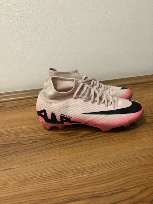 Vand ghete fotbal nike mercurial zoom superfly 9