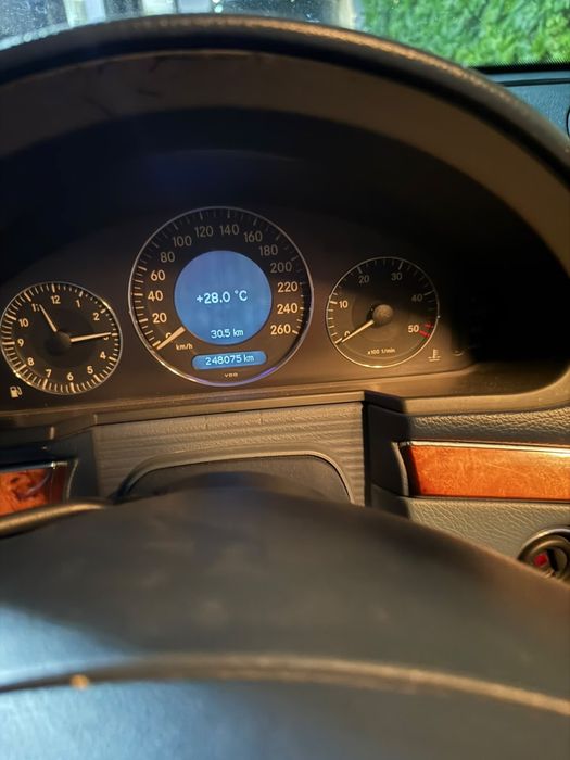 MERCEDES-BENZ E-Class 2002 — imagine 5
