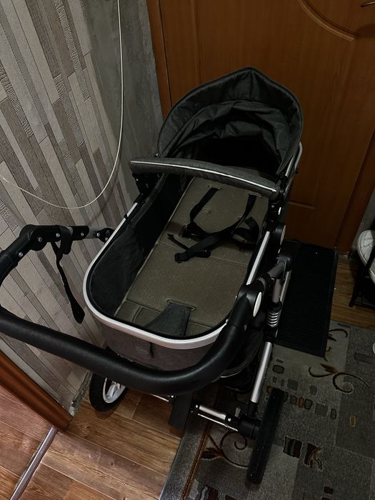Продам коляску с люлькой