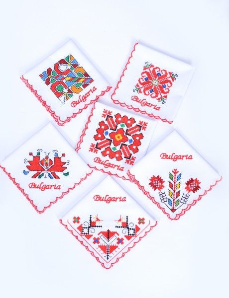 Традиционни български сувенири - ръчна изработка.
