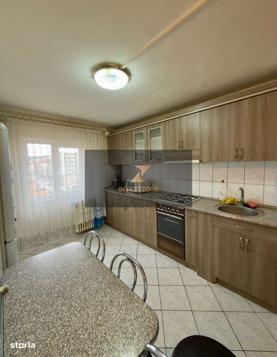 Apartament 2 dormitoare, decomandat, 2 balcoane – Rogerius Oradea