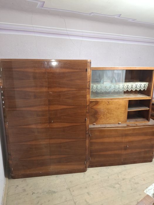 Mobila veche de vanzare