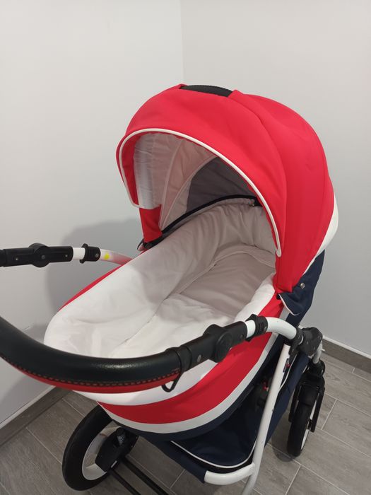 Cărucior 2 în 1 utilizat foarte puțin...