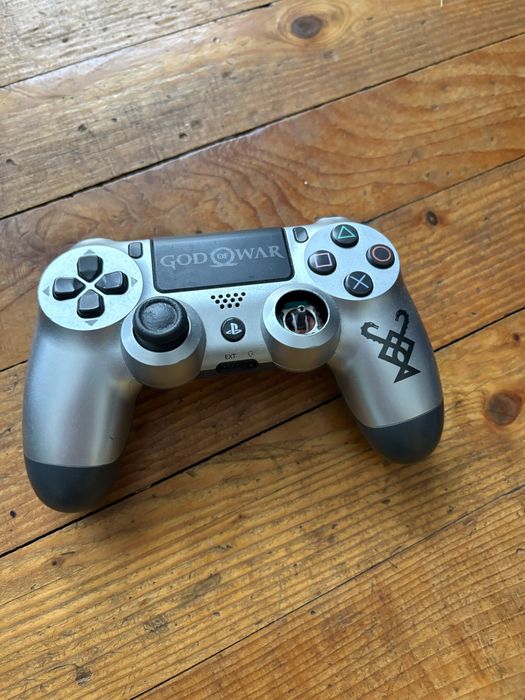 Play station 4 pro limited edition god of war