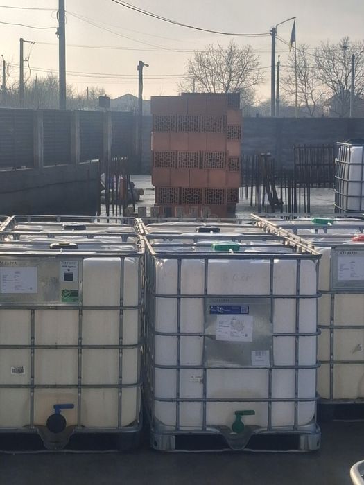 Vand butoi/bazin  ibc plastic cu cadru de fier 1000l