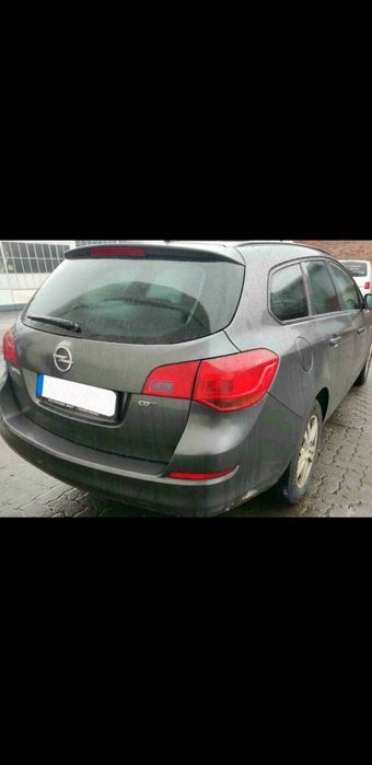 Dezmembrez opel astra j