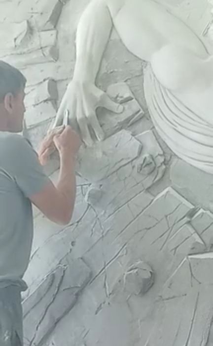 Барельеф на стене по всему Казахстану