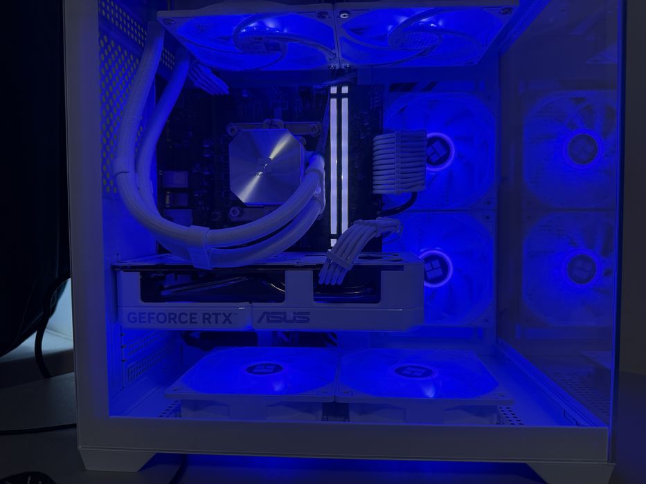 Vand Schimb Pc gaming i5 10500 32 Ram RTX 5060 8Gb SSD 1Tb 2 ani Gara