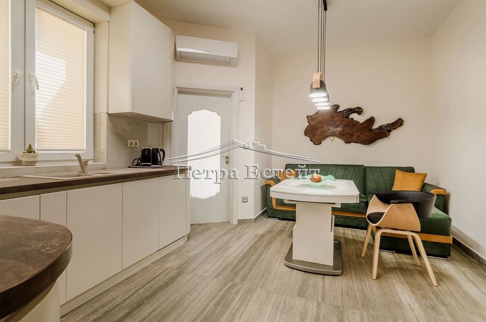 Луксзен тристаен под наем в Варна-Гръцка махала