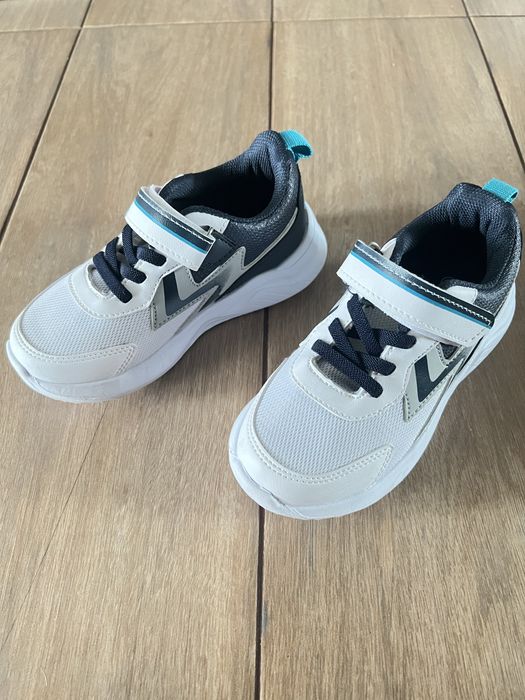 Кроссовки детские