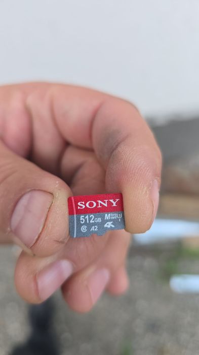 Card memorie 512 GB
