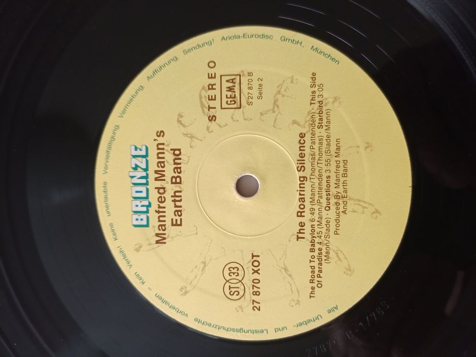 Три плочи Manfred Menn.