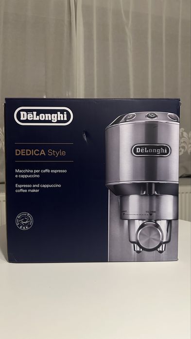 DeLonghi Dedica style espressor manual 15 bari, 1300w